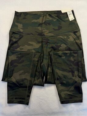 aerie Camo Goals Gloss High-Rise Pocket Leggings in Olive Camo